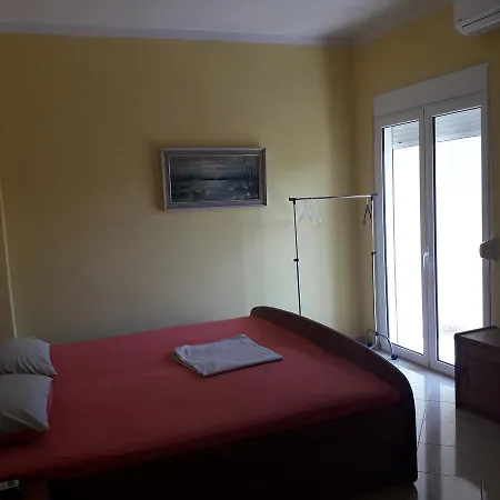 Skenderbeu * Ksamil